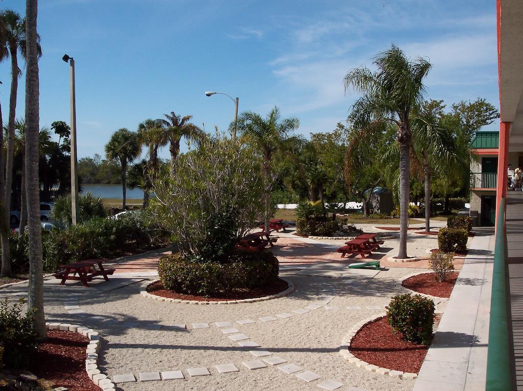 Wyndham Garden Fort Myers Beach Exterior foto