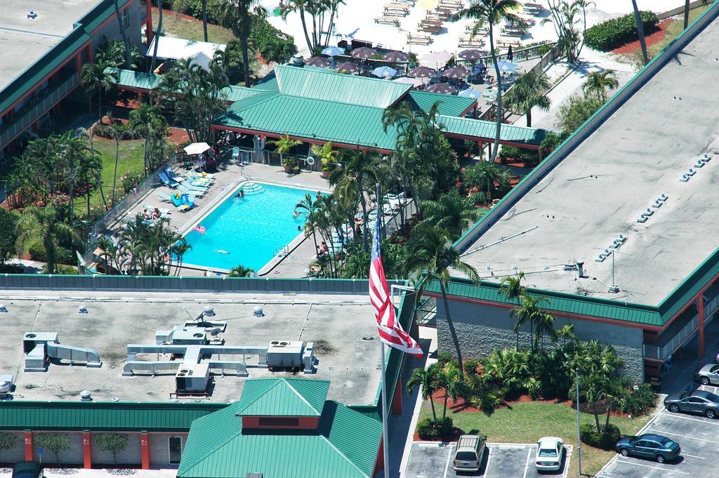 Wyndham Garden Fort Myers Beach Exterior foto